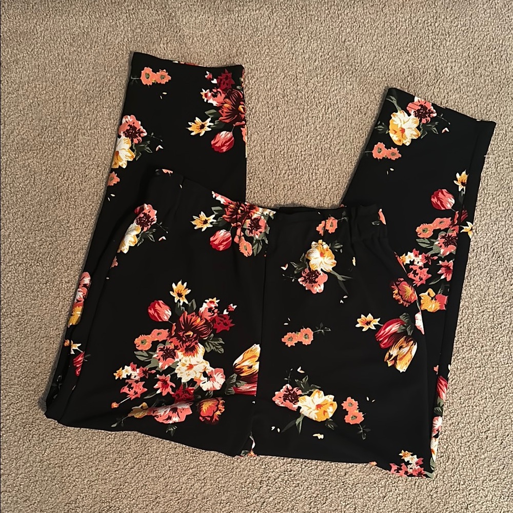 SHEIN Black Floral Pants